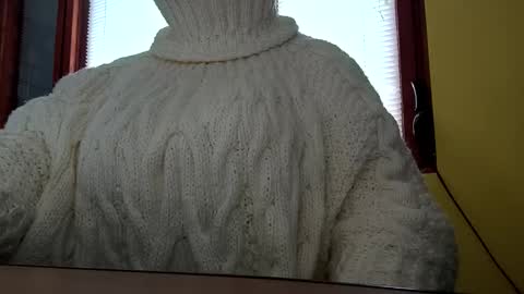 Snapshot of whitesweater chatting on October 28, 2025, 7:01 am whitesweater online show from October 28, 2025, 7:01 am