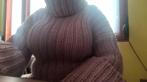 Snapshot of whitesweater chatting on January 12, 2026, 7:57 am whitesweater online show from January 12, 2026, 7:57 am