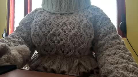 Snapshot of whitesweater chatting on February 11, 2026, 7:24 am whitesweater online show from February 11, 2026, 7:24 am