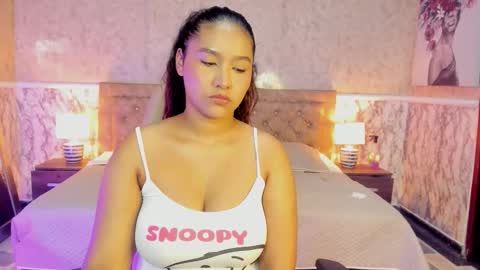 Whitney  online show from November 21, 2025, 4:33 am