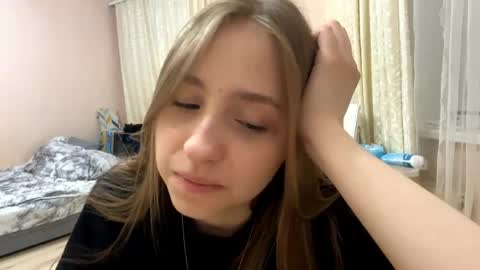 Vicky online show from April 16, 2026, 6:19 pm