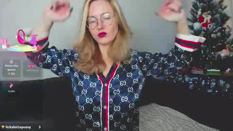 whitneypunnch online show from December 17, 2025, 7:03 am