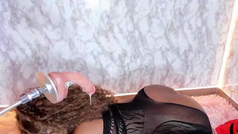 whitneyyfox online show from March 8, 2025, 10:11 am