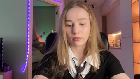 Alisa online show from December 13, 2024, 6:42 am