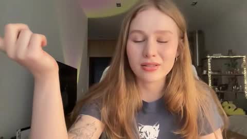 Alisa online show from October 14, 2025, 7:42 am