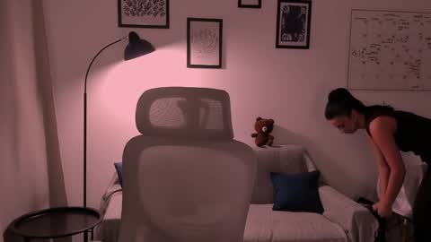 whoislulu online show from April 22, 2026, 5:47 pm