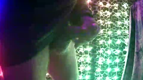 whor4mor online show from November 5, 2025, 2:06 pm