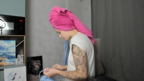 Veronica online show from December 5, 2025, 7:32 pm