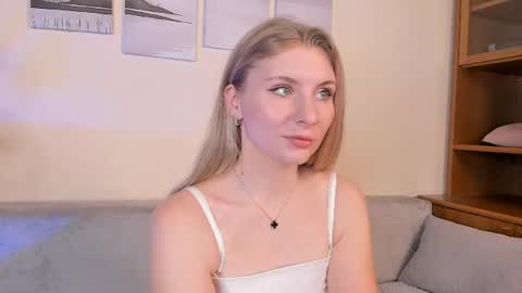 Mia online show from July 8, 2026, 5:23 am