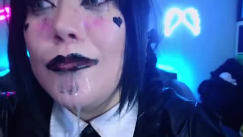 Snapshot of wickedxqueen chatting on December 6, 2024, 5:31 am Laura online show from December 6, 2024, 5:31 am