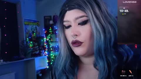 Snapshot of wickedxqueen chatting on December 18, 2024, 5:15 am Laura online show from December 18, 2024, 5:15 am