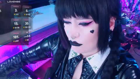 Snapshot of wickedxqueen chatting on February 3, 2025, 11:05 pm Laura online show from February 3, 2025, 11:05 pm