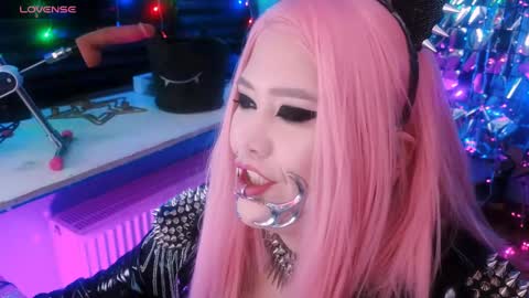 Snapshot of wickedxqueen chatting on February 8, 2025, 5:29 am Laura online show from February 8, 2025, 5:29 am