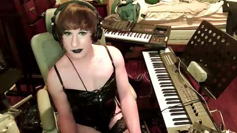 Countess of Hotdogs online show from January 12, 2026, 3:23 am