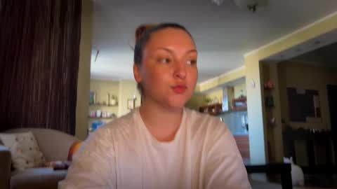 Snapshot of wievin chatting on September 10, 2025, 12:05 pm VI online show from September 10, 2025, 12:05 pm