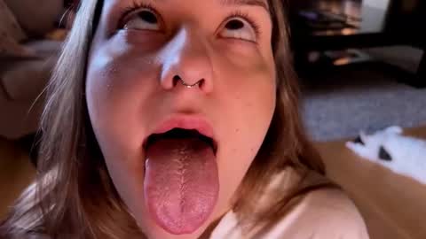 Snapshot of wievin chatting on October 18, 2025, 12:28 pm VI online show from October 18, 2025, 12:28 pm