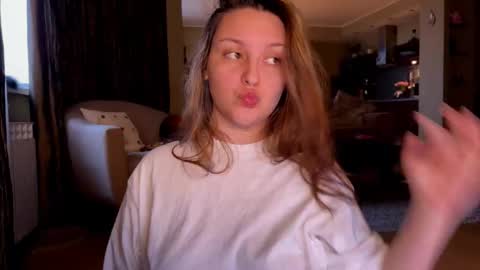 Snapshot of wievin chatting on October 19, 2025, 12:28 pm VI online show from October 19, 2025, 12:28 pm