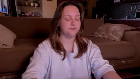 Snapshot of wievin chatting on December 1, 2025, 12:10 pm VI online show from December 1, 2025, 12:10 pm