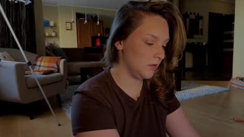 Snapshot of wievin chatting on December 15, 2025, 8:29 am VI online show from December 15, 2025, 8:29 am