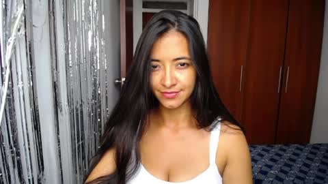 Snapshot of wifhot chatting on May 14, 2026, 12:12 pm Ilauren online show from May 14, 2026, 12:12 pm