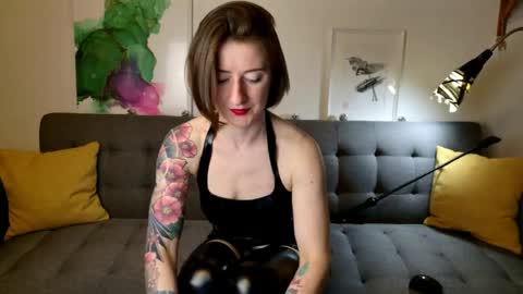 Snapshot of wild_peony chatting on May 14, 2026, 5:42 pm wild_peony online show from May 14, 2026, 5:42 pm