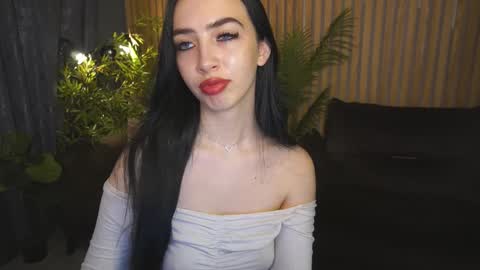 Alena online show from October 10, 2025, 7:51 am