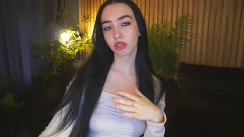 Alena online show from October 22, 2025, 6:46 am