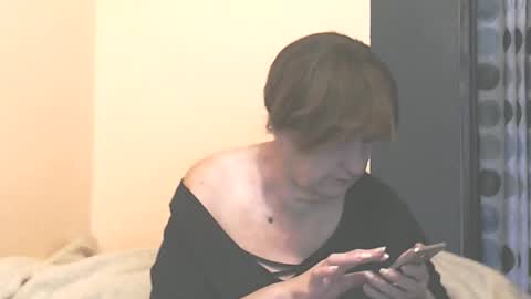 WildRedCat online show from November 11, 2025, 11:32 am