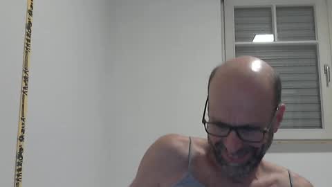 Lilian online show from February 10, 2026, 10:03 pm