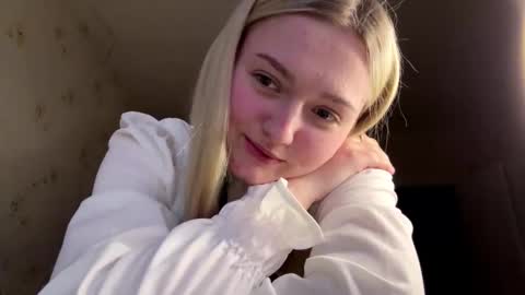 Snapshot of willettealfiero chatting on March 23, 2026, 2:54 pm Sophia online show from March 23, 2026, 2:54 pm