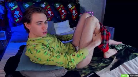 William online show from December 14, 2025, 3:45 am