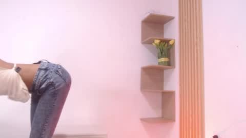 luna online show from April 22, 2026, 1:45 pm