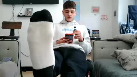 Snapshot of willy_est_95 chatting on April 26, 2026, 12:58 pm willy_est_95 online show from April 26, 2026, 12:58 pm