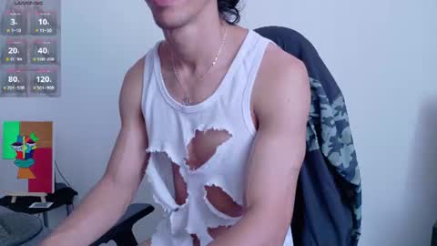 Snapshot of willy_veins chatting on June 22, 2026, 4:15 pm willy_veins online show from June 22, 2026, 4:15 pm