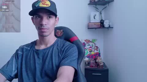 Snapshot of willy_veins chatting on July 10, 2026, 1:47 pm willy_veins online show from July 10, 2026, 1:47 pm