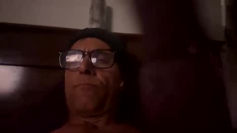 Snapshot of wiludoit chatting on April 5, 2026, 11:24 pm wiludoit online show from April 5, 2026, 11:24 pm