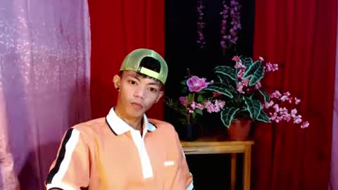 Snapshot of win_boy chatting on July 3, 2026, 8:26 pm win_boy online show from July 3, 2026, 8:26 pm