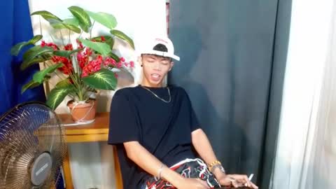 Snapshot of win_boy chatting on July 31, 2026, 9:52 am win_boy online show from July 31, 2026, 9:52 am
