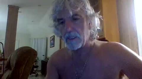 Snapshot of winedog2020 chatting on April 27, 2026, 3:15 am Gundja Man online show from April 27, 2026, 3:15 am