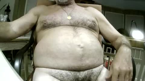 Snapshot of winedog2020 chatting on May 18, 2026, 4:29 am Gundja Man online show from May 18, 2026, 4:29 am