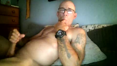 wingnutt765733498294 online show from June 28, 2026, 7:14 am