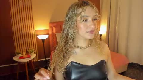 Snapshot of wini_fer chatting on July 23, 2026, 2:04 pm Wini Fer online show from July 23, 2026, 2:04 pm