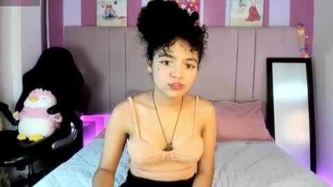 Snapshot of winnifer_gonzalez chatting on March 12, 2025, 3:35 am Winnifer Gonzalez online show from March 12, 2025, 3:35 am