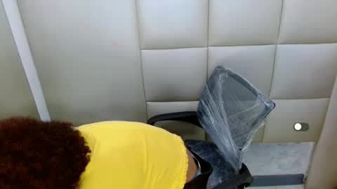 WinnyBarness online show from October 26, 2025, 2:17 am