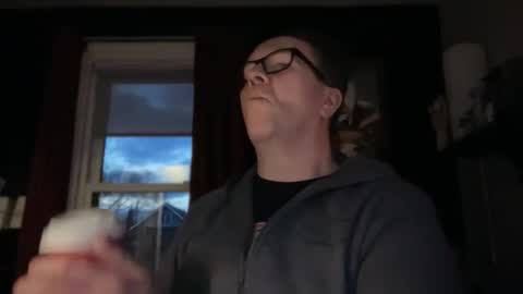 wintyr online show from November 22, 2025, 10:09 pm