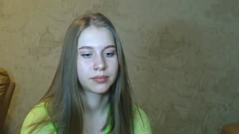 wira_witch online show from February 7, 2025, 4:56 pm
