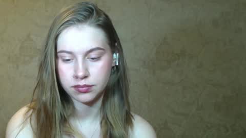 wira_witch online show from February 13, 2025, 3:56 pm