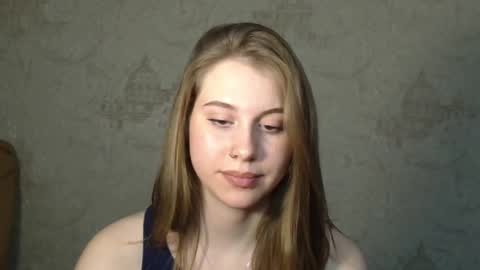 wira_witch online show from February 25, 2025, 3:38 pm