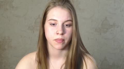 wira_witch online show from March 9, 2025, 2:54 pm