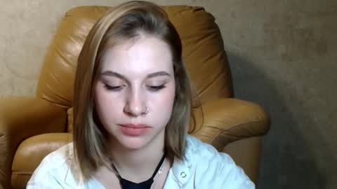 wira_witch online show from November 27, 2025, 3:36 pm